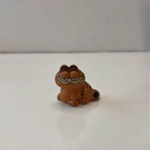 Vintage 1981 Full Color PVC Sitting Garfield Figure